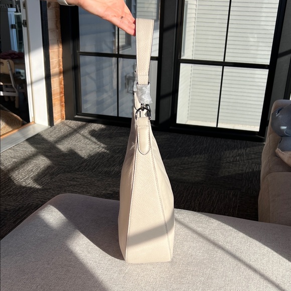 The Aspen Leather Crescent Bag in Ivory - Picture 3 of 12